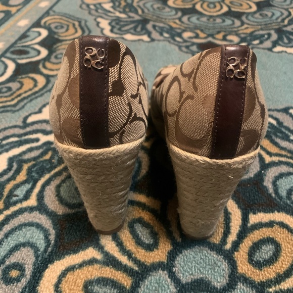 Coach Wegde - Picture 4 of 5